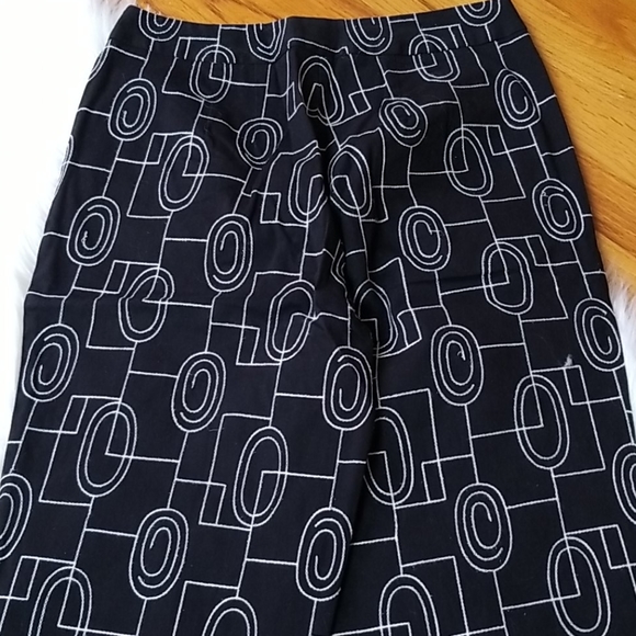 VTG Talbots Highwaist geometric black/white Capris - Picture 2 of 8